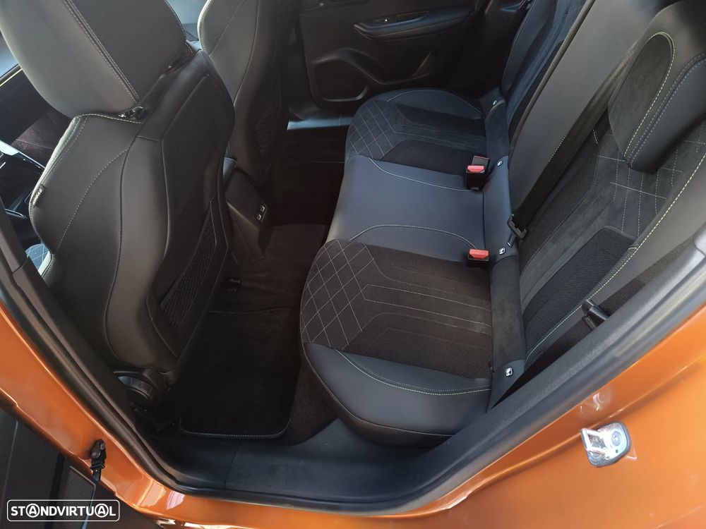 Peugeot e-2008 GT Pack - 23