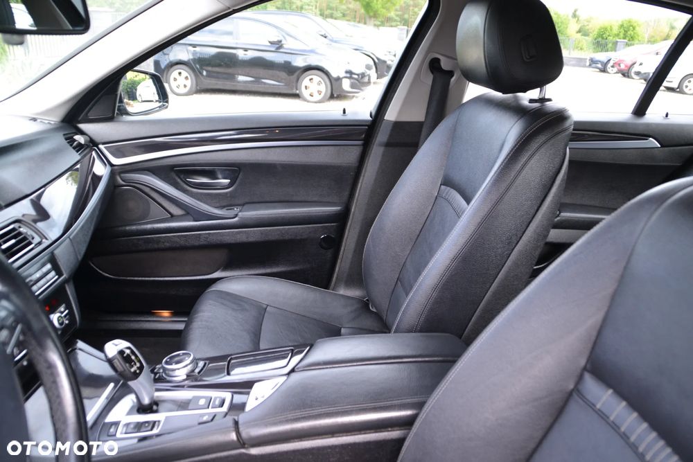 BMW Seria 5 520d Luxury Line - 24