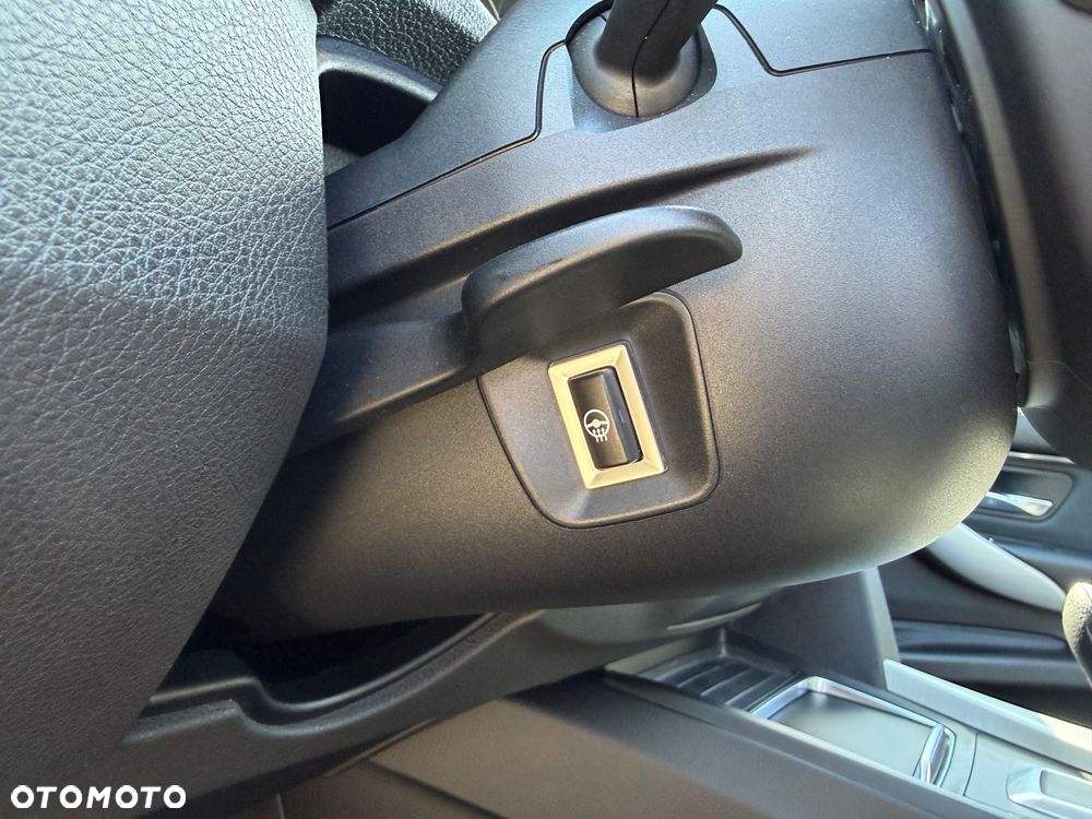 BMW Seria 3 330i xDrive Edition M Sport Shadow - 13