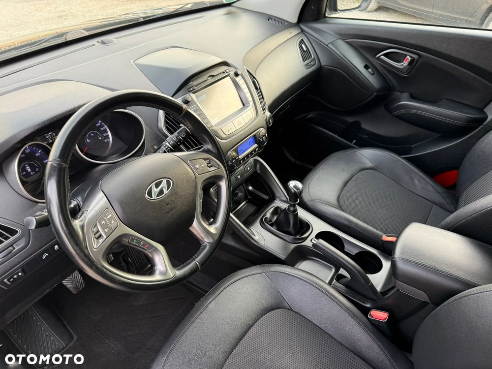 Hyundai ix35 1.6 2WD Fifa World Cup Edition - 24