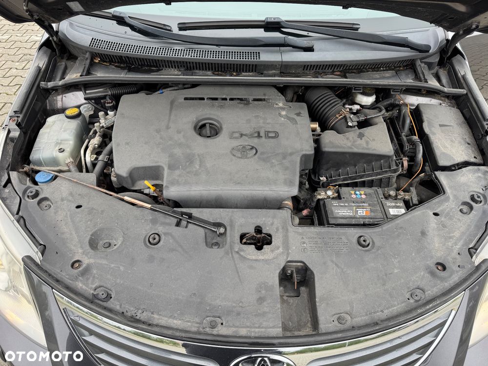 Toyota Avensis 2.0 D-4D - 14