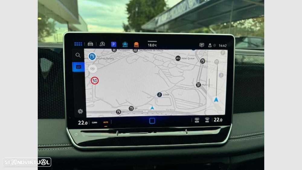 VW Passat Variant 2.0 TDi Business DSG - 23