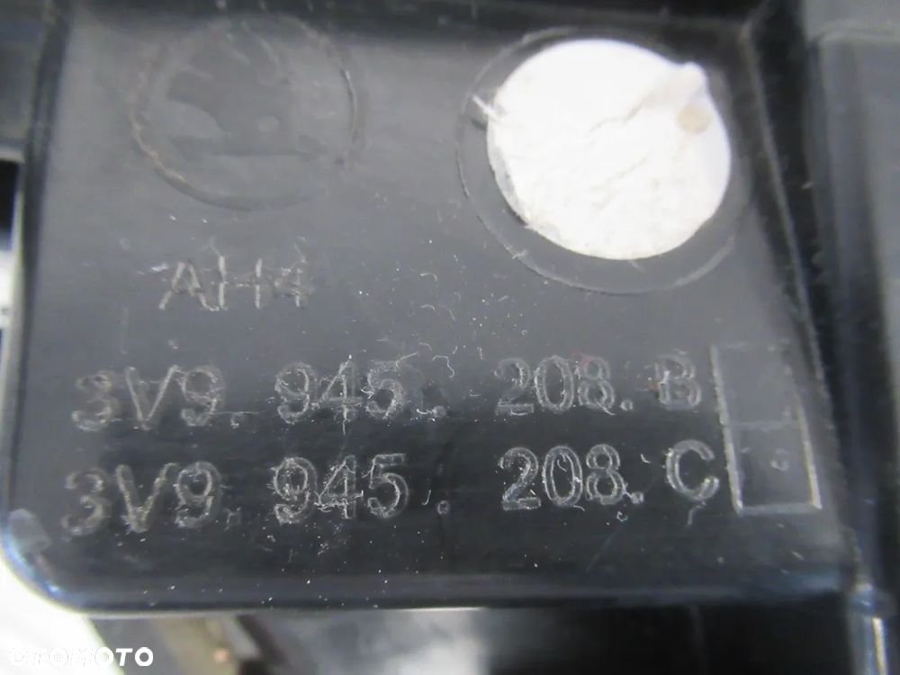 LAMPA TYŁ TYLNA PRAWA SKODA SUPERB III 3 LIFT KOMBI 3V9 2019- - 18