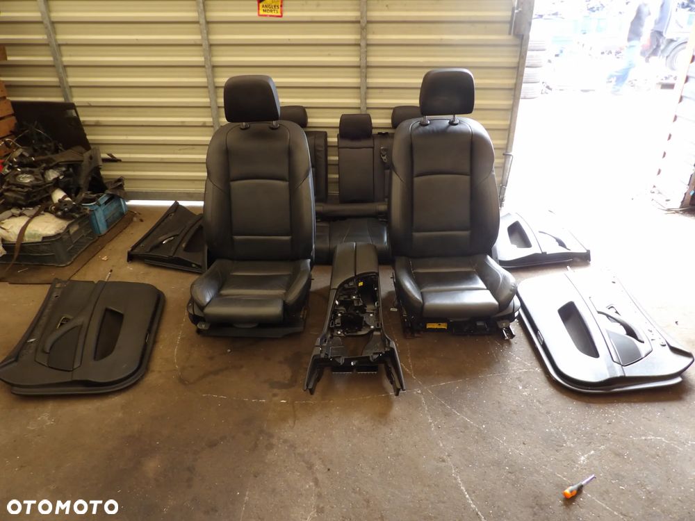 BMW - F11 - ZESTAW KANAP , FOTELI I BOCZKÓW - UK - 1