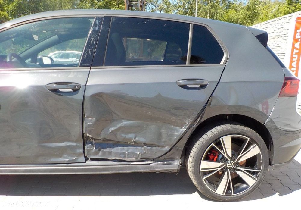 Volkswagen Golf - 9