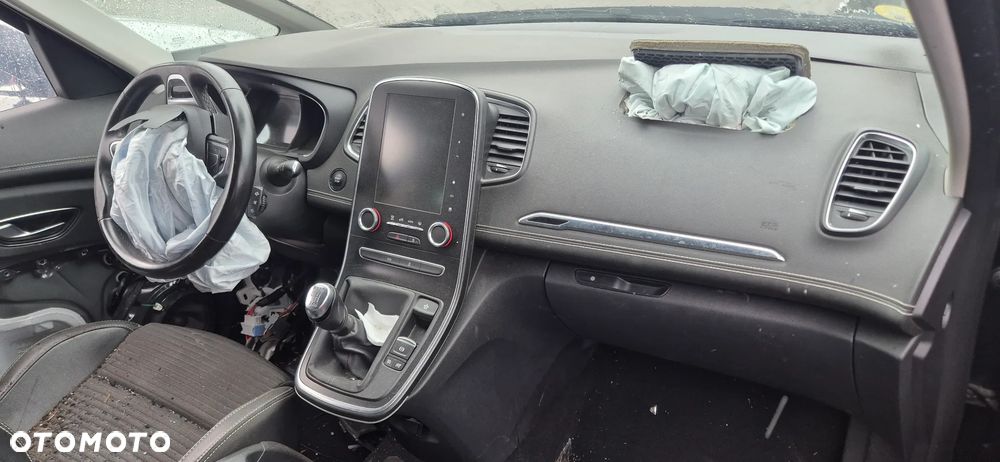 Renault Grand Scenic - 18
