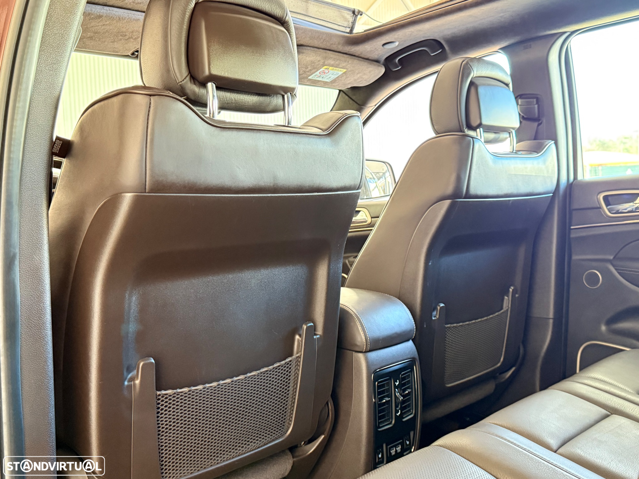 Jeep Grand Cherokee 5.7 V8 HEMI 4WD Auto Summit - 48