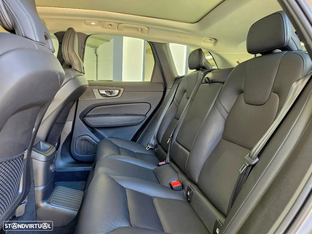 Volvo XC 60 2.0 T6 PHEV Inscription AWD - 36