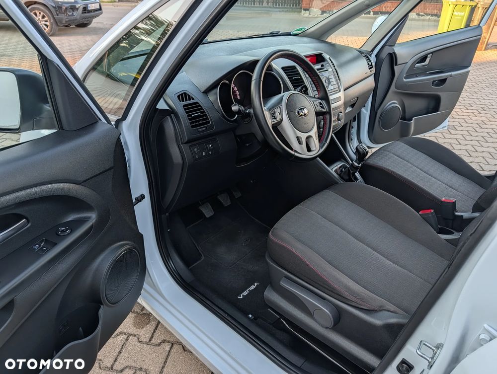 Kia Venga - 29