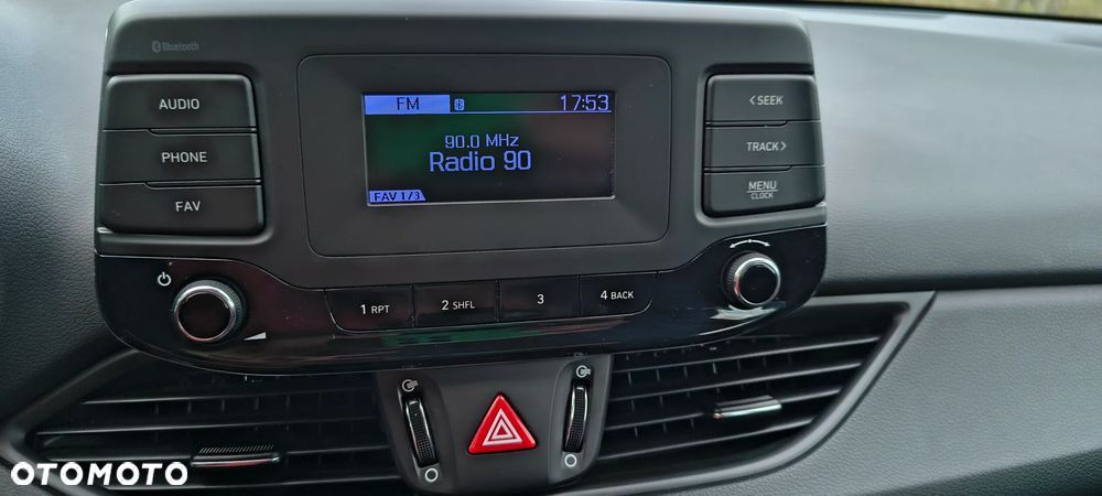 Hyundai i30 1.5 DPI Classic + - 16