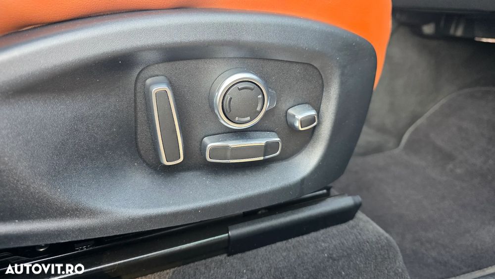 Jaguar F-Pace D300 AWD - 32