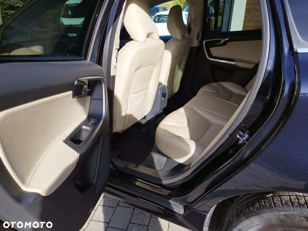 Volvo XC 60 T5 Drive-E R-Design Momentum - 21