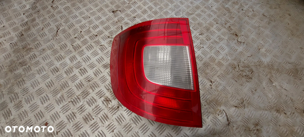 SKODA SUPERB II LAMPA LEWA TYŁ 3T9945095