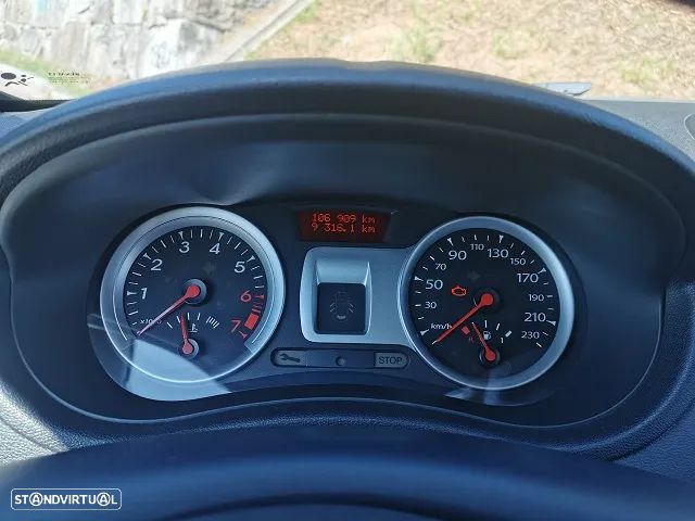 Renault Clio 1.2 16V Confort - 10