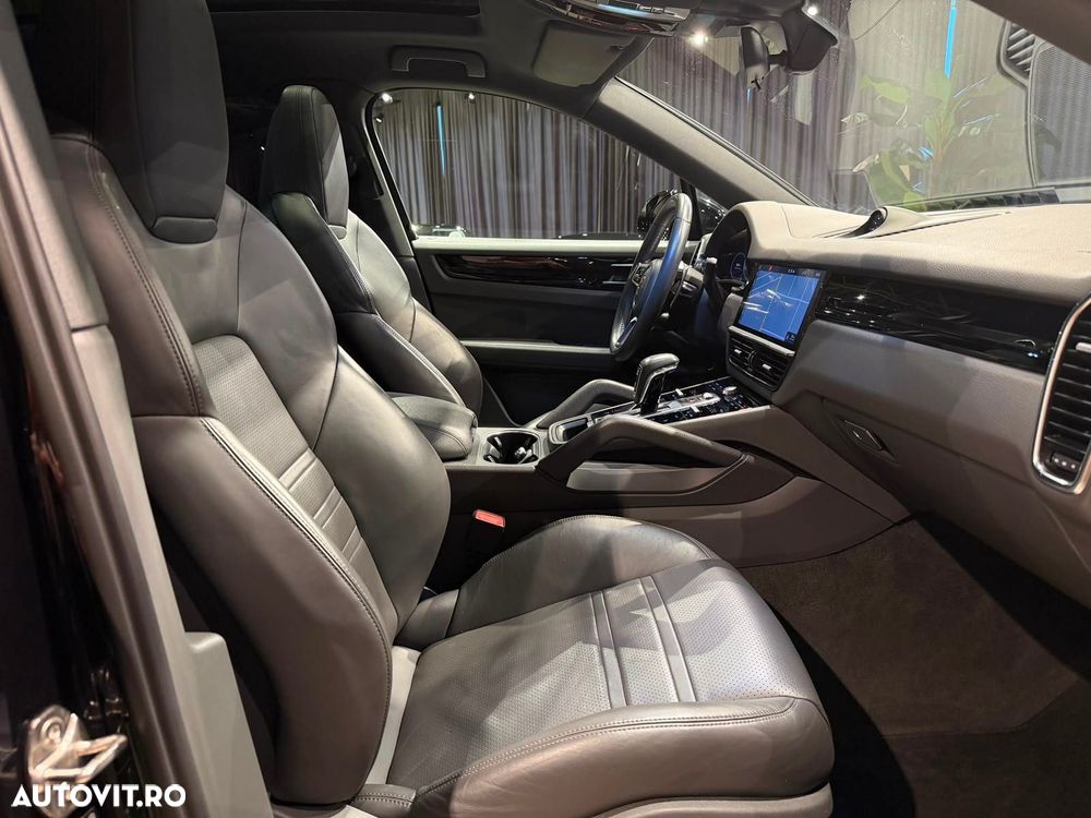 Porsche Cayenne Coupe - 28