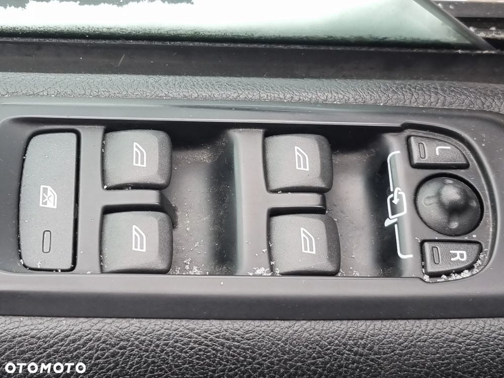 Land Rover Discovery - 12