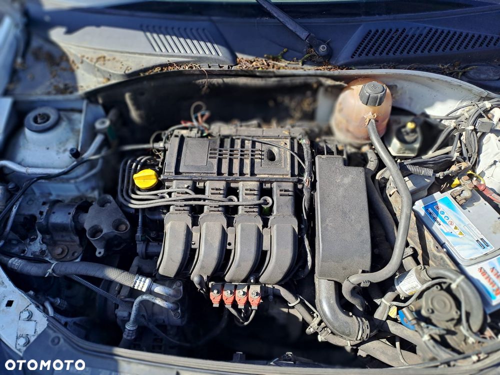 Renault Clio II FL (01-03r.) 1.2B 74KM. Silnik D4F 712 Skrzynia JB1 513 lakier OV369 – ICE WHITE BC.Cały na części.GWARANCJA !!! Przód Tył Zestaw Komplet Drzwi Klapa Zderzak Błotnik Maska Grill Atrapa Szyba Pas Lampa Lusterko Boczki Fotel Kanapa Kokpit Deska Rozdzielcza Przełącznik Włącznik Sterownik Przewody Wiązka Instalacja Moduł Komputer Czujnik Listwa Pompa Alternator Wtryski Głowica Rozrusznik Kompresor Sprzęgło Dwumas Silnik Skrzynia ABS Klimatyzacji Paliwa Wspomagania Kolektor Turbina Przepustnica Zawór Chłodnica Koło Hak Belka Sanki Zawieszenie Mcpherson Półoś Amortyzator Wydech Tłumik Zacisk Most - 6
