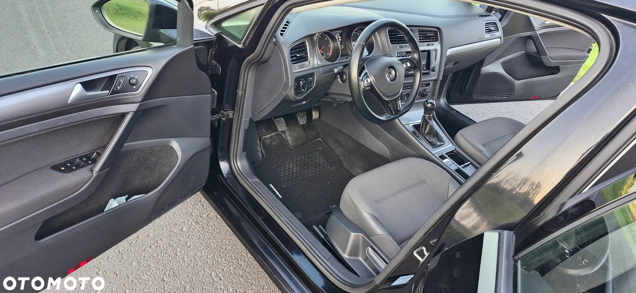 Volkswagen Golf 1.6 TDI BlueMotion Technology Comfortline - 18