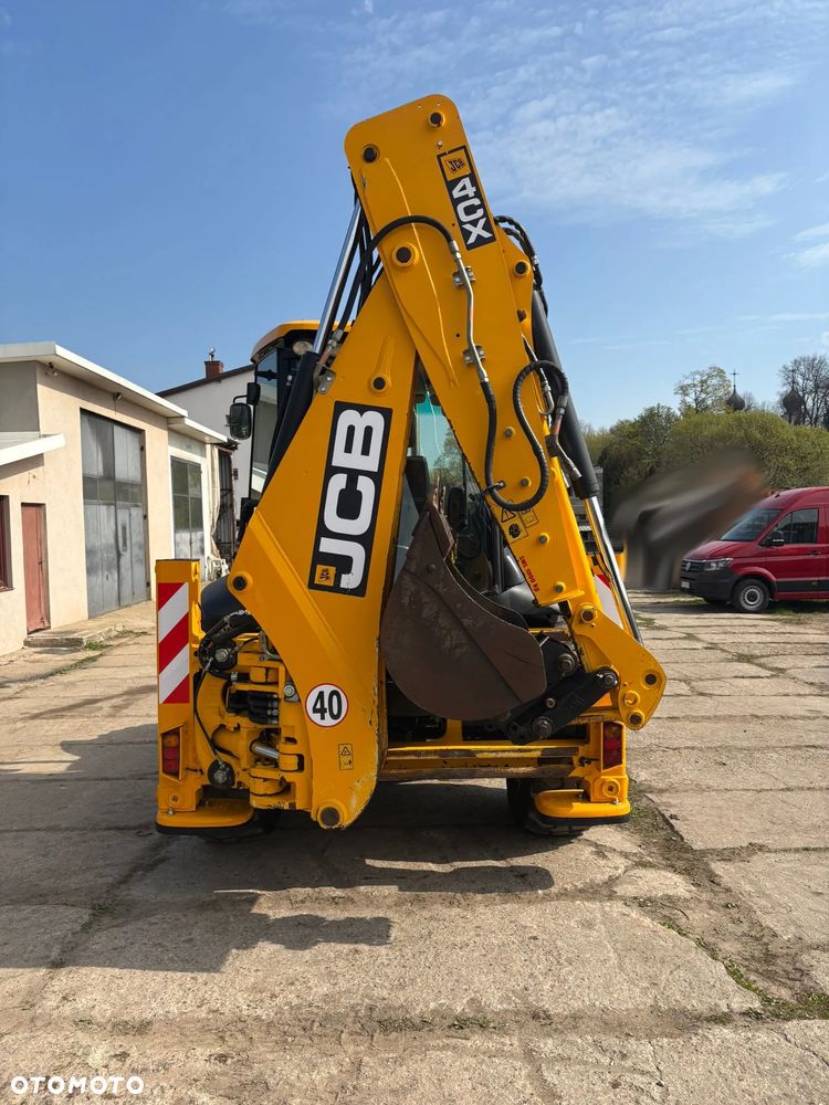JCB 4CX - 19