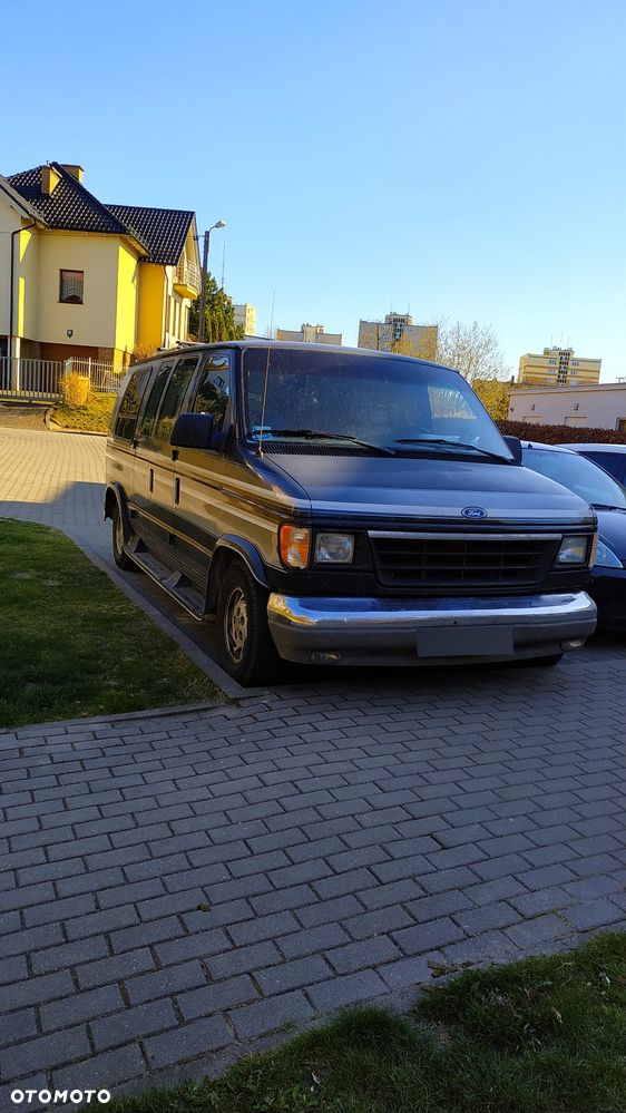 Ford Econoline - 7