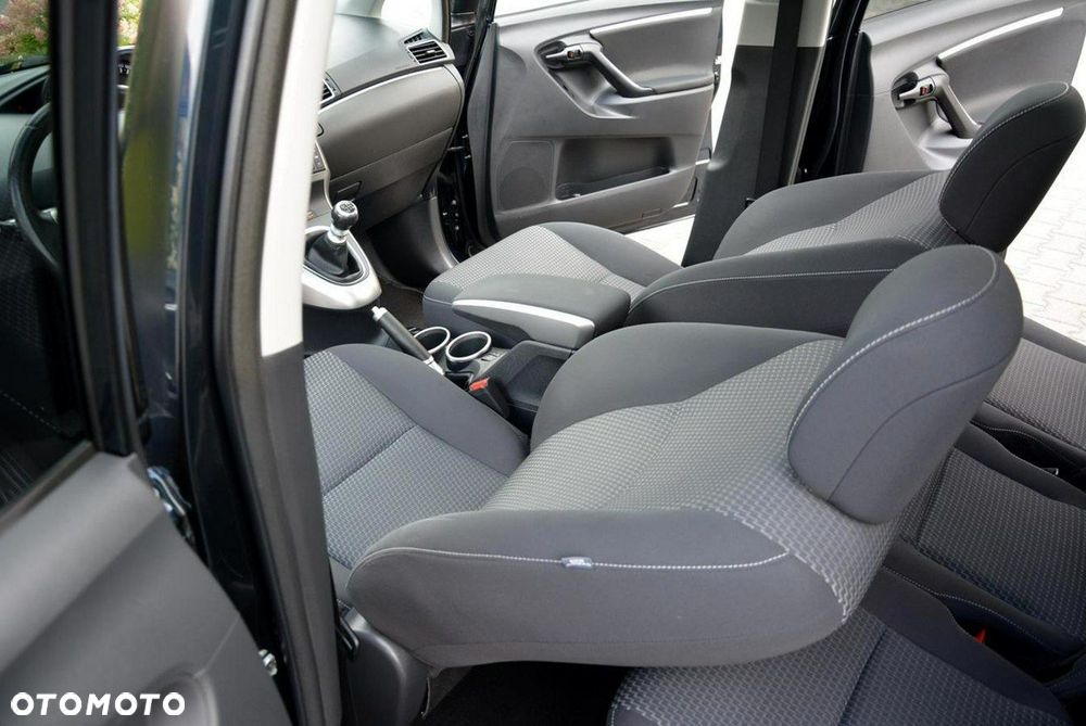 Toyota Verso 1.8 5-Sitzer Executive - 23