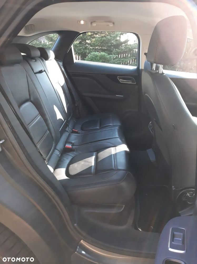 Jaguar F-Pace - 13