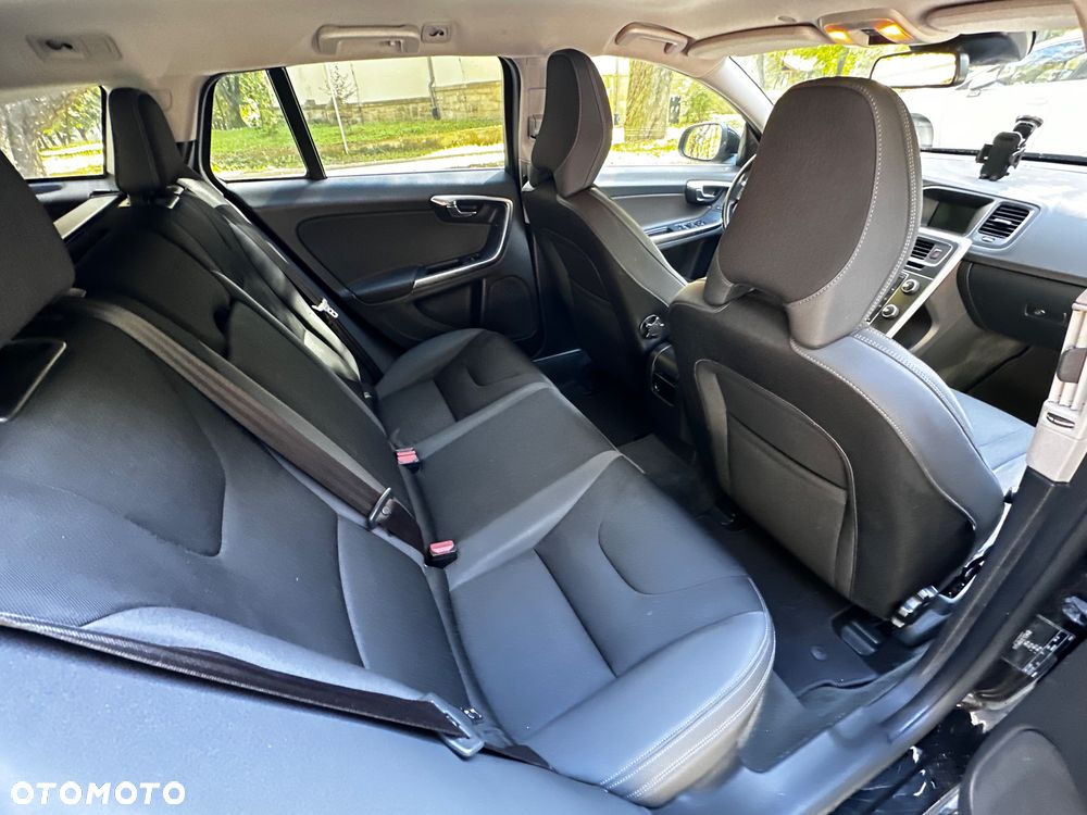 Volvo V60 D4 Momentum - 15