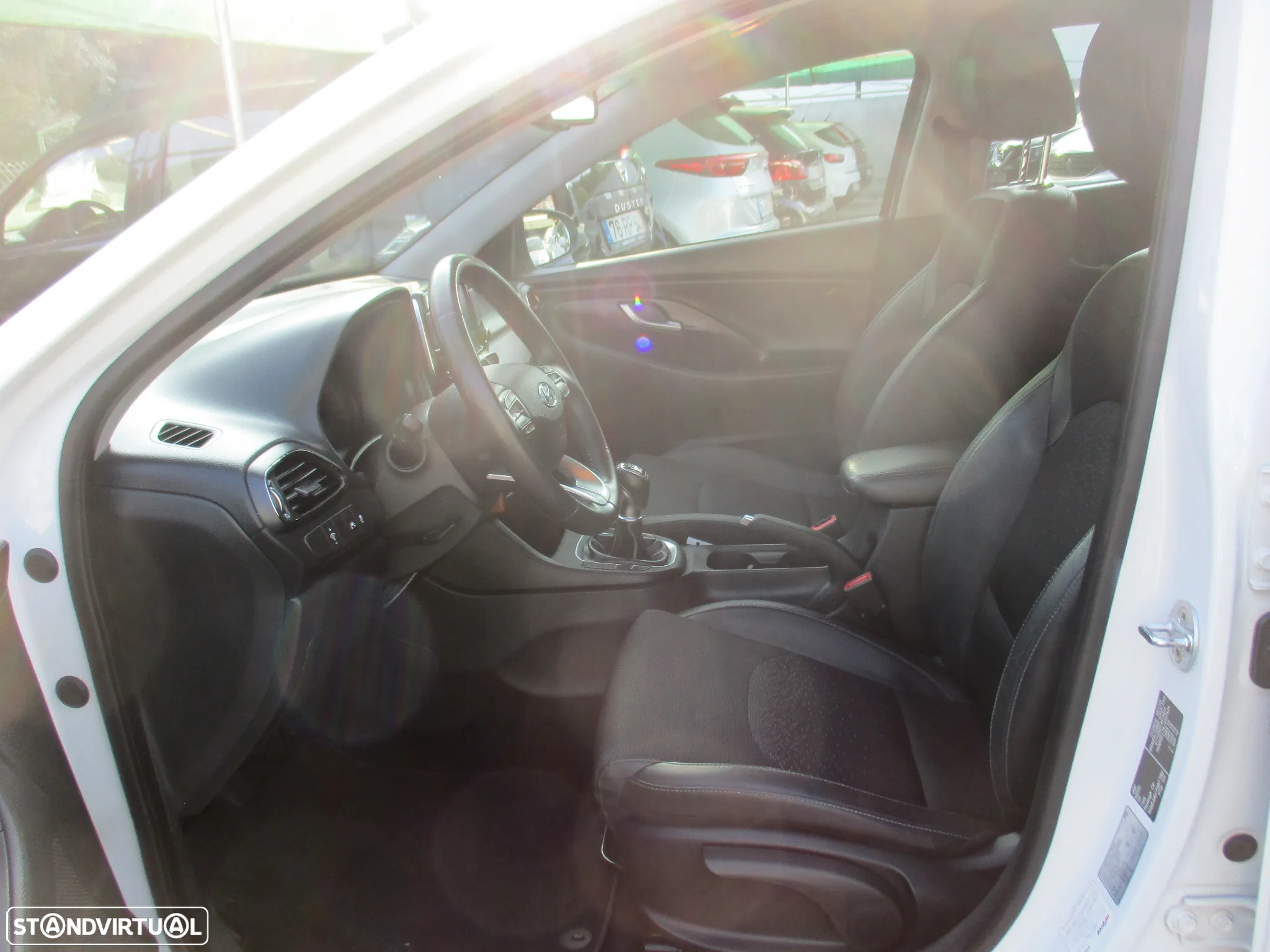 Hyundai i30 1.6 CRDI Comfort+Navi - 22