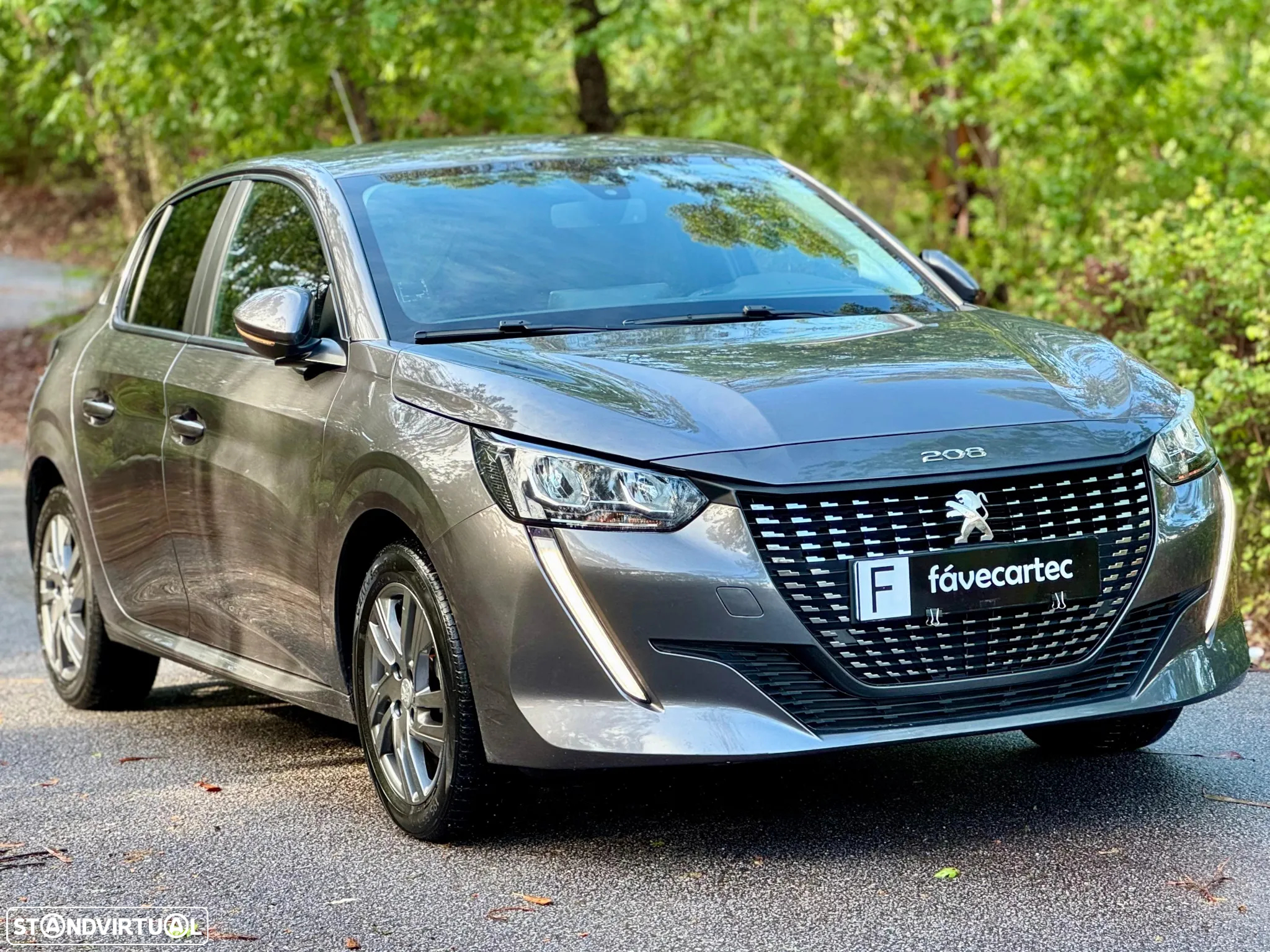 Peugeot 208 1.2 PureTech SE Style - 27
