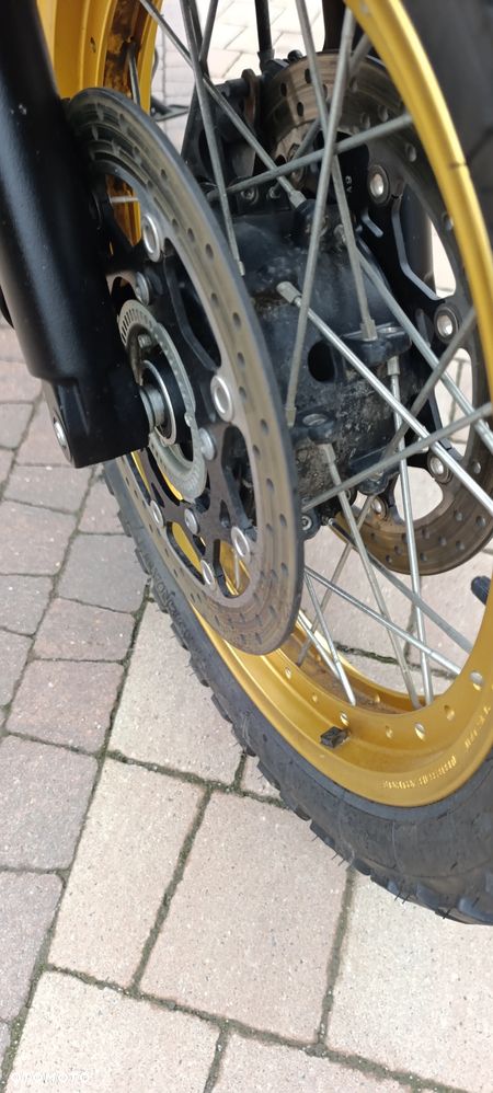 Suzuki V-STROM - 19