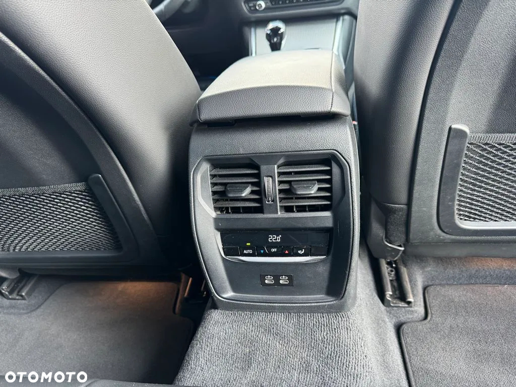 BMW Seria 3 330e M Sport sport - 26