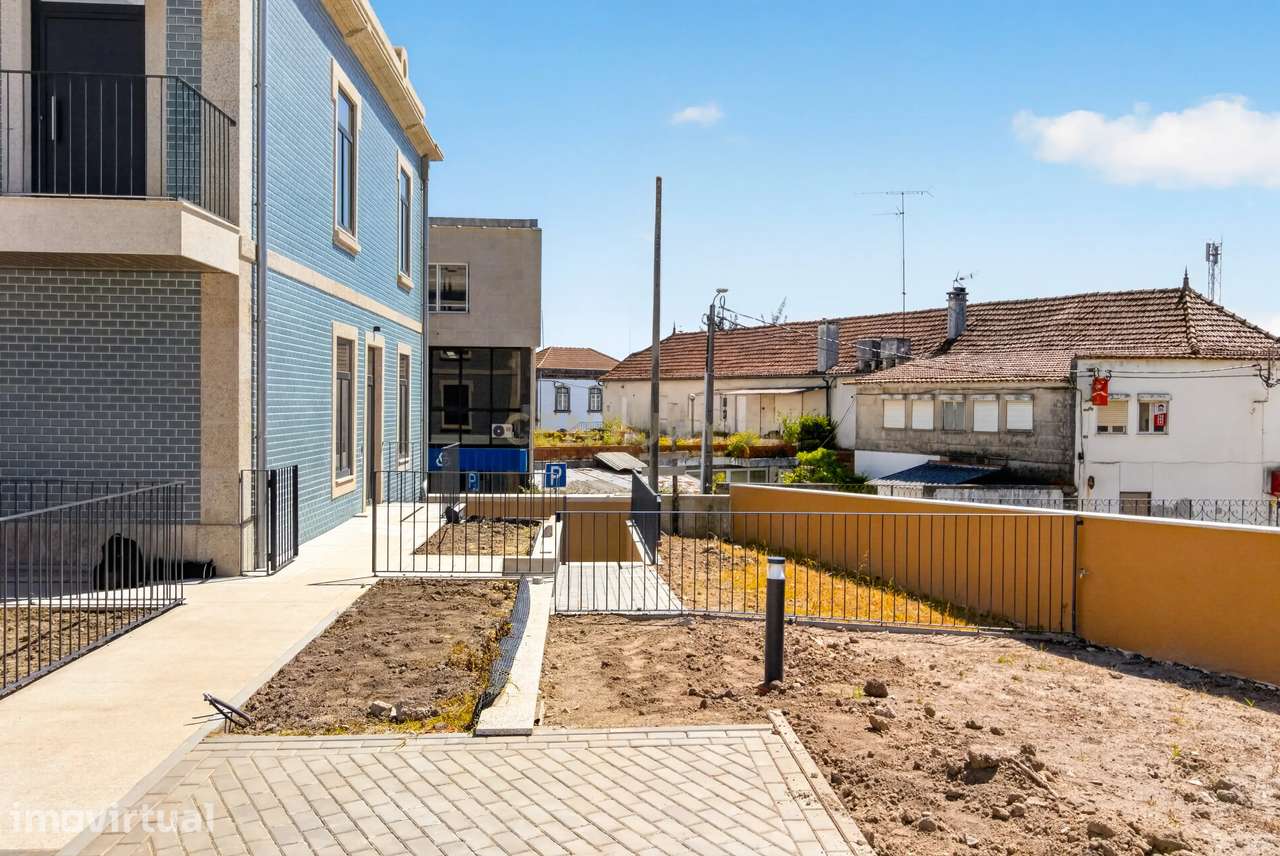 Apartamento/Moradia Duplex Novo com Terraço Privativo – Barroselas, Vi - Grande imagem: 3/48