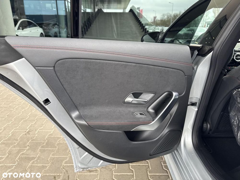 Mercedes-Benz CLA - 15