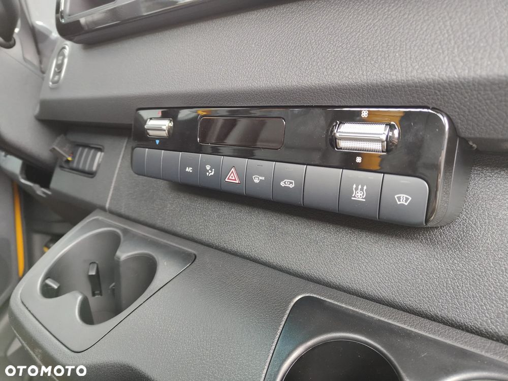 Mercedes-Benz eSprinter - 15