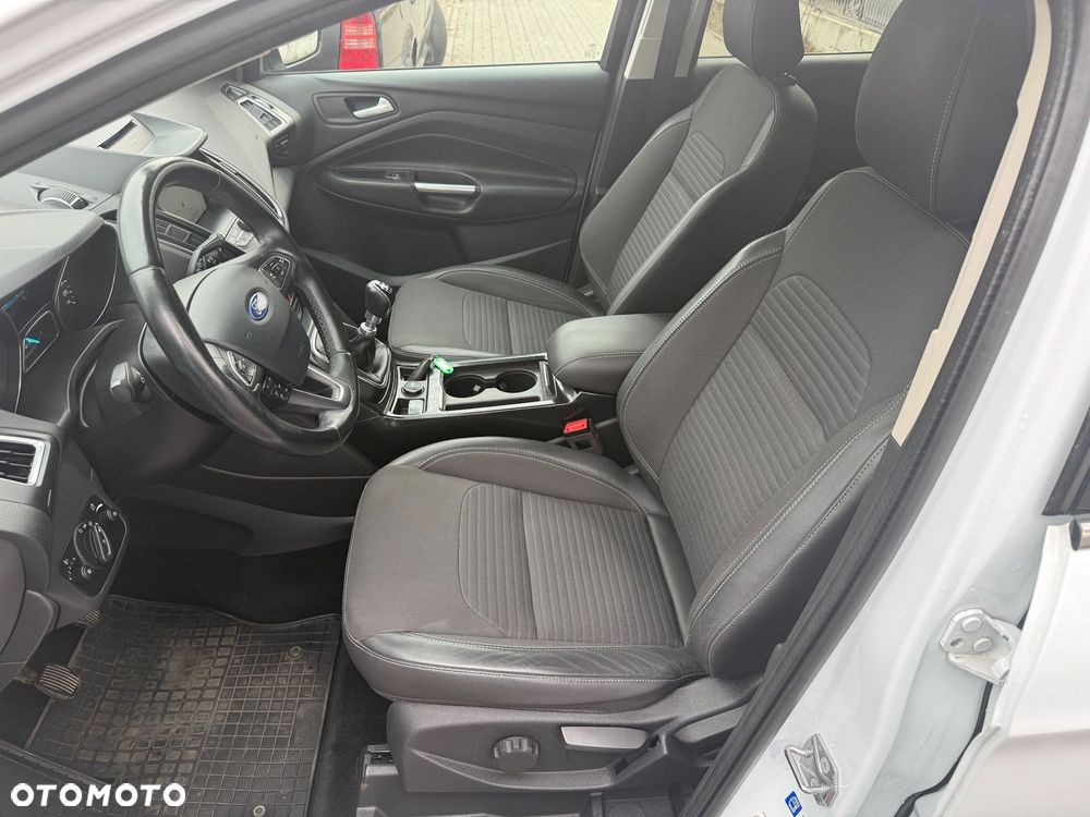 Ford Kuga - 19