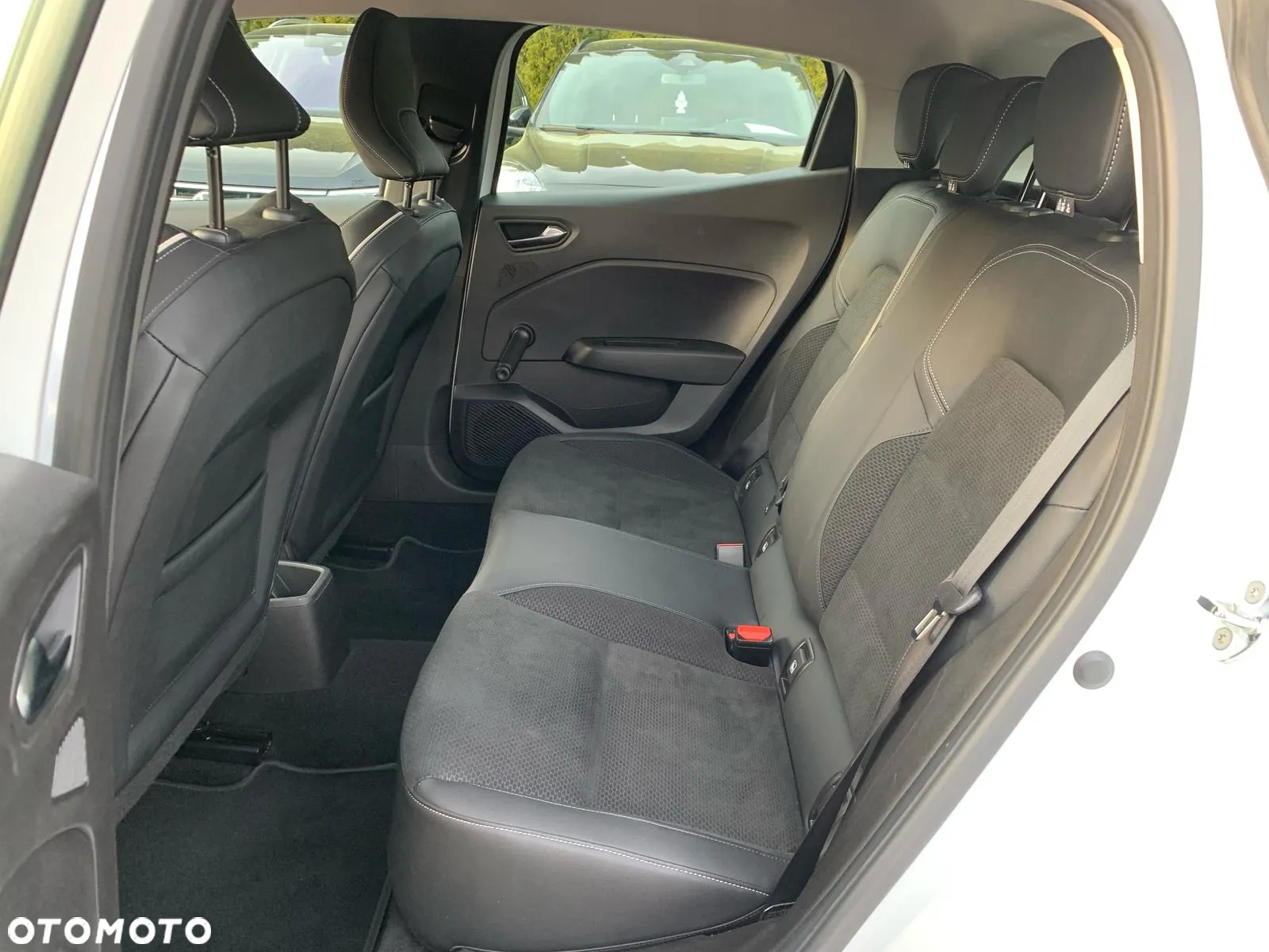 Renault Clio BLUE dCi 85 EXPERIENCE - 8