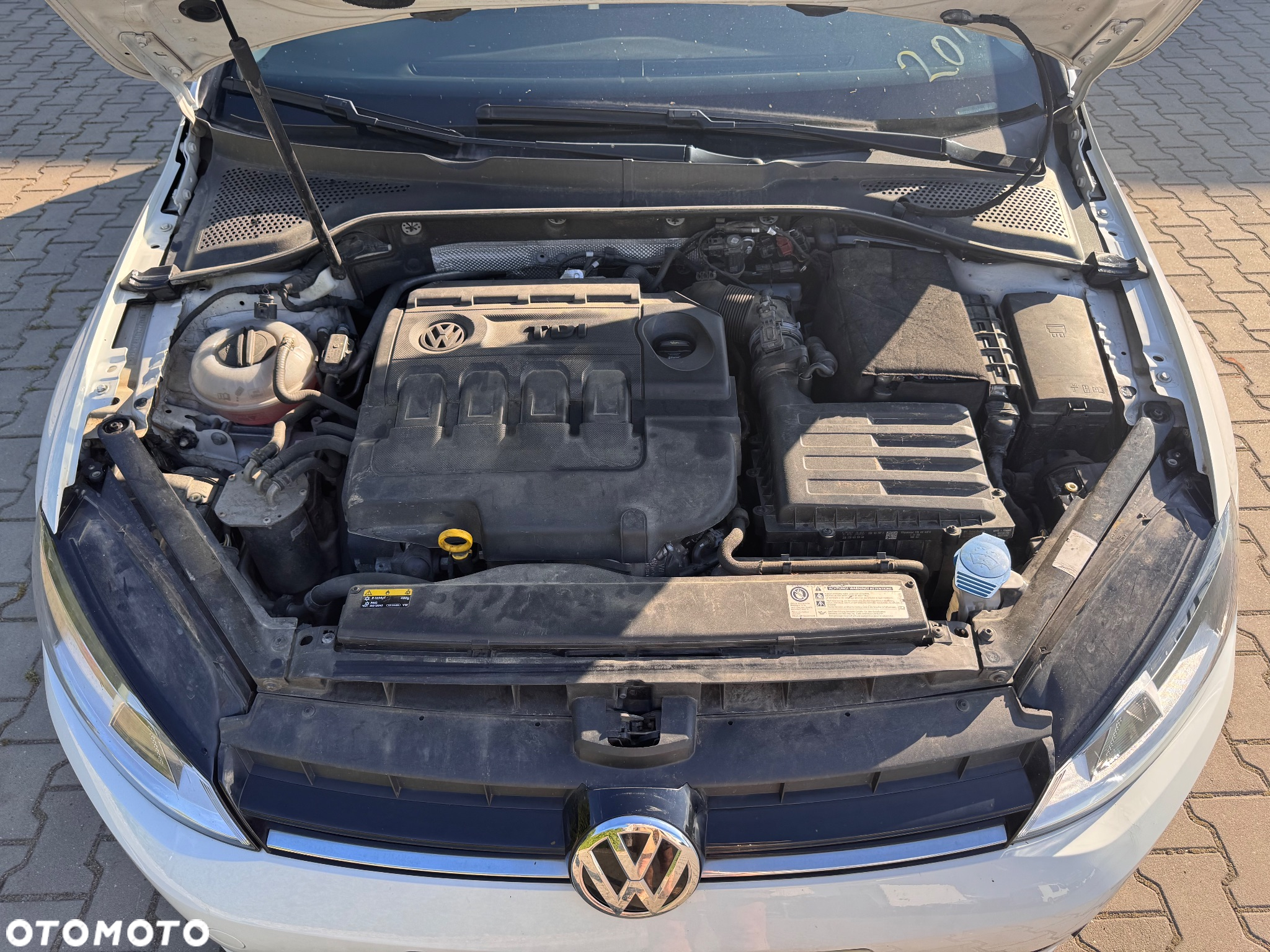 Volkswagen Golf 1.6 BlueTDI Comfortline - 17