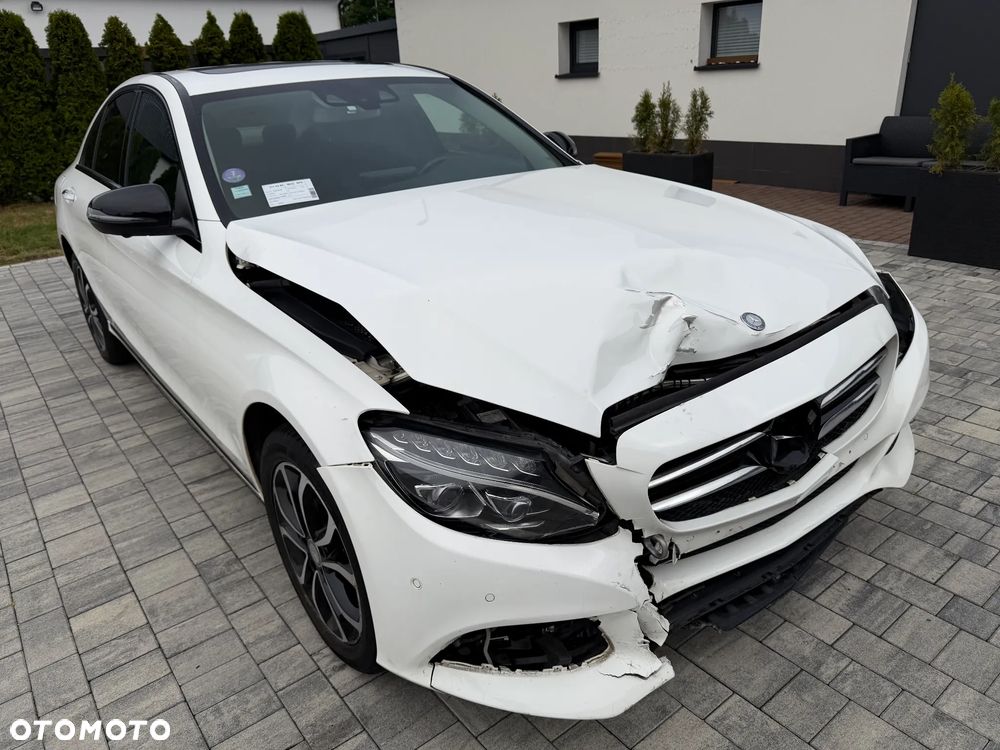 Mercedes-Benz Klasa C 200 7G-TRONIC Exclusive - 10
