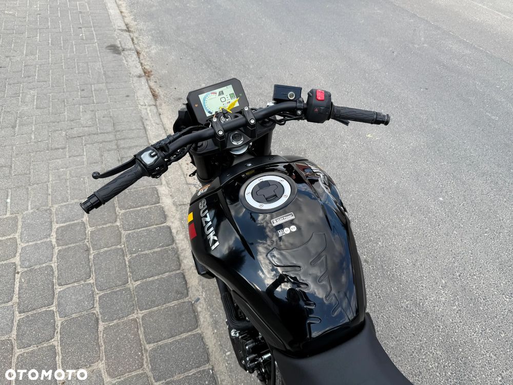 Suzuki GSX - 19