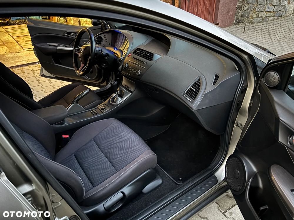 Honda Civic 1.8i-VTEC Sport - 10