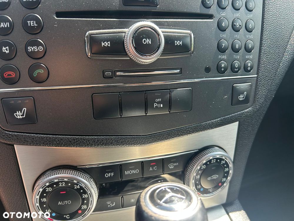 Mercedes-Benz Klasa C 220 CDI DPF (BlueEFFICIENCY) 7G-TRONIC - 32