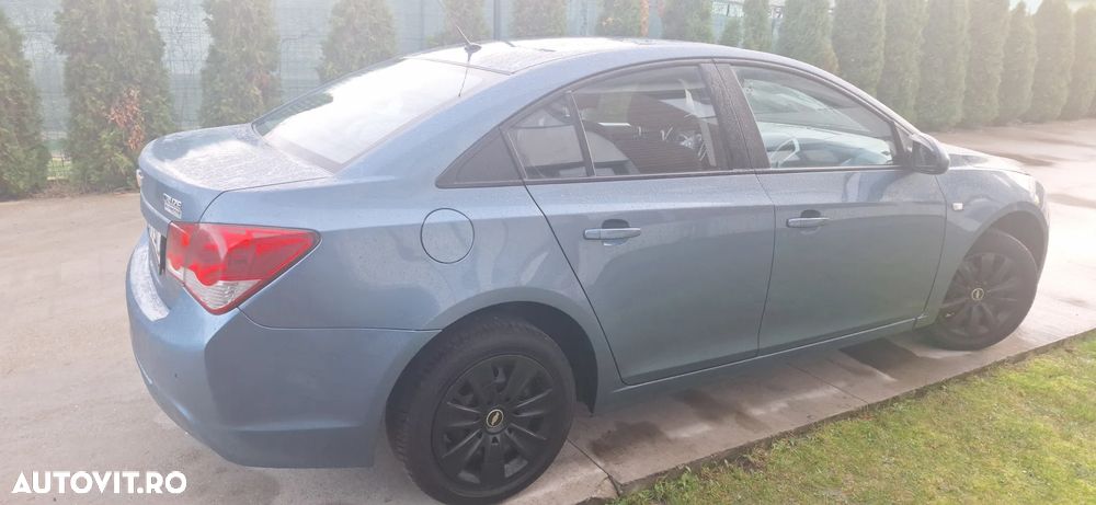 Chevrolet Cruze - 11