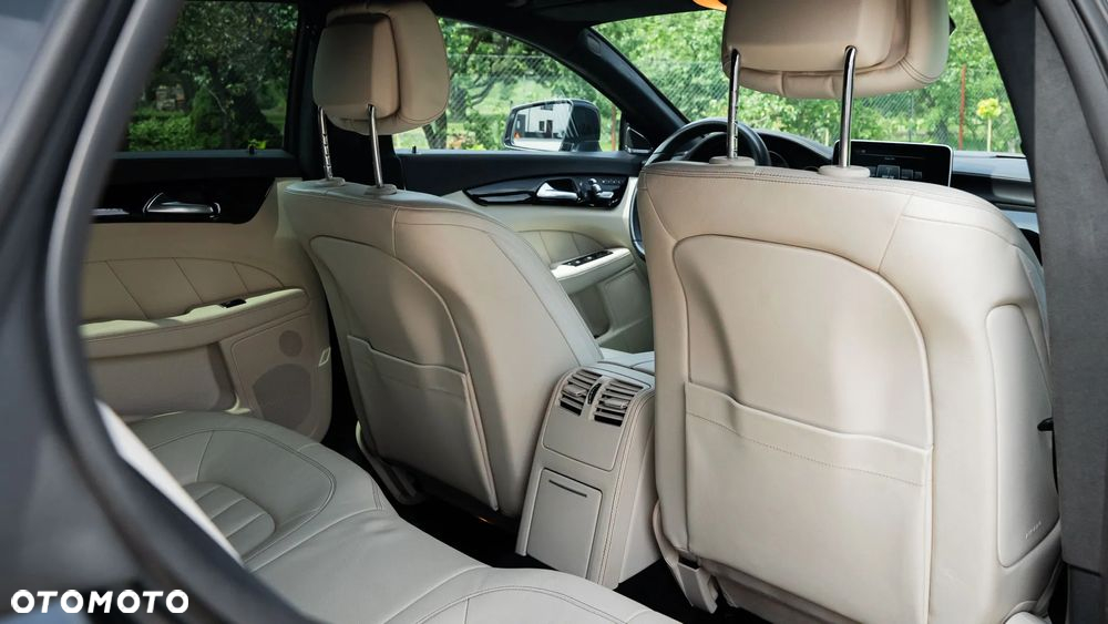 Mercedes-Benz CLS - 22