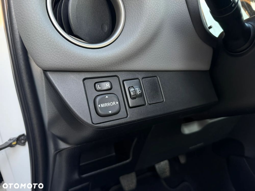 Toyota Yaris 1.0 Premium EU6 - 6