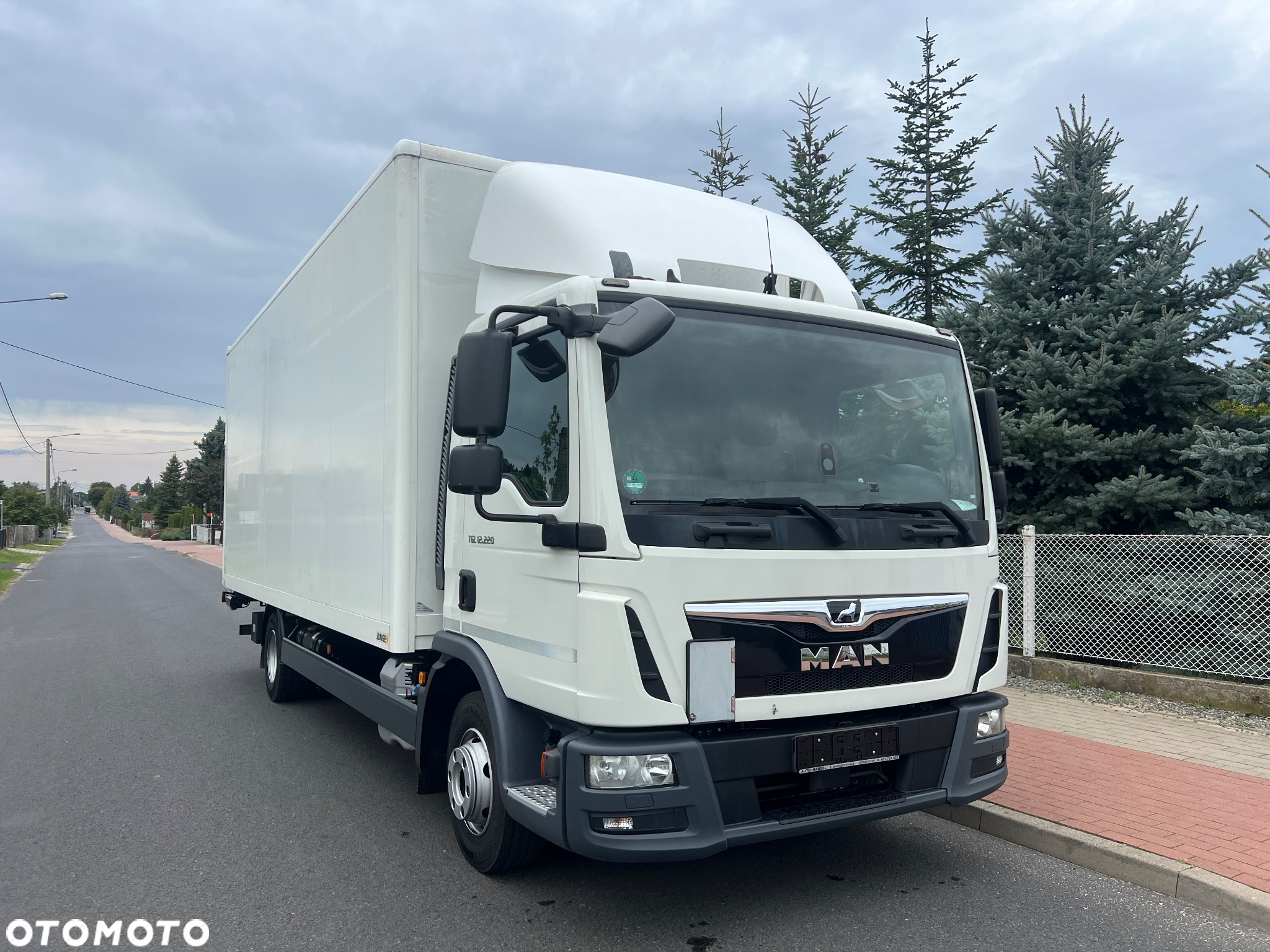 MAN TGL 12.220 - 11
