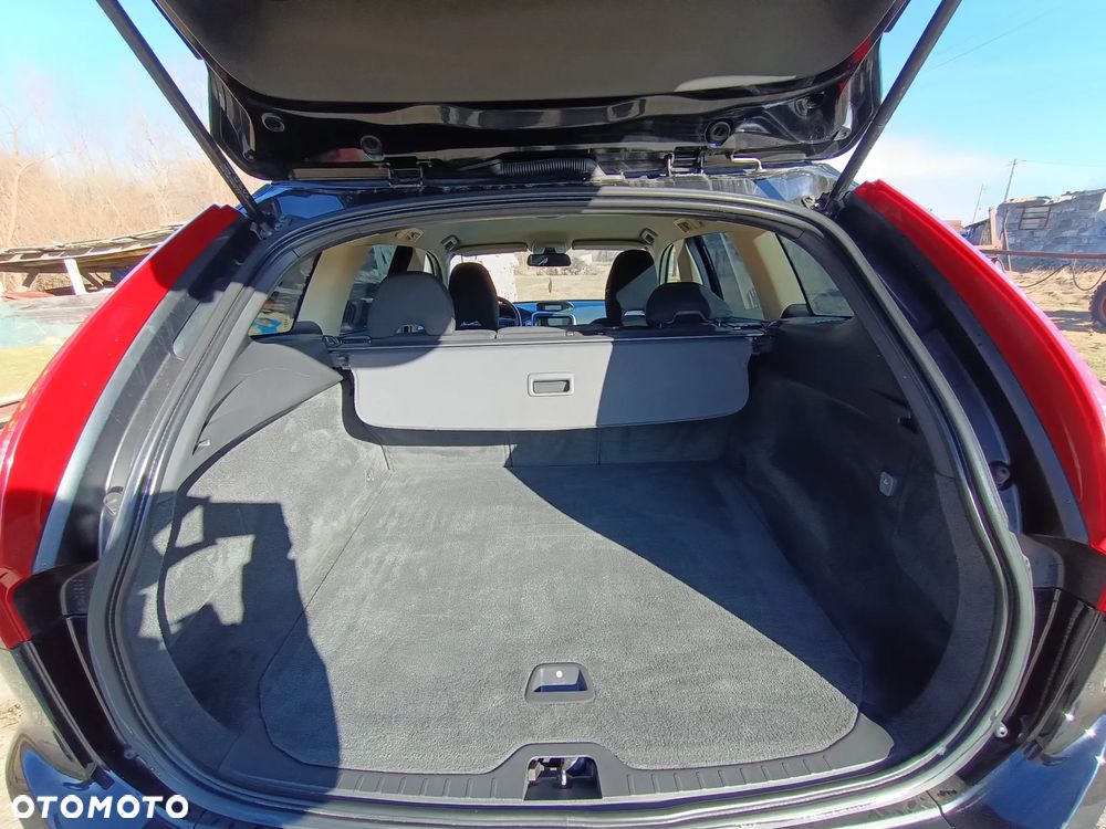 Volvo XC 60 2.4D DRIVe - 8