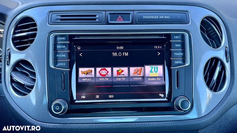 Volkswagen Tiguan 2.0 TDI SCR BlueMotion Technology Sport & Style - 11