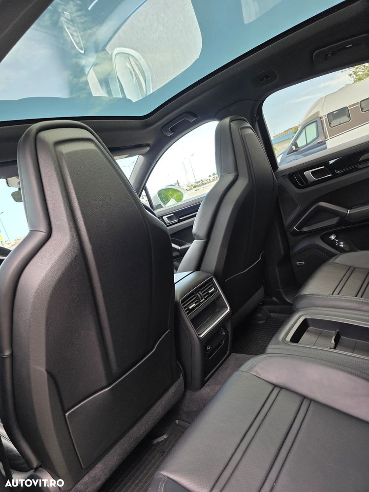Porsche Cayenne Standard - 4