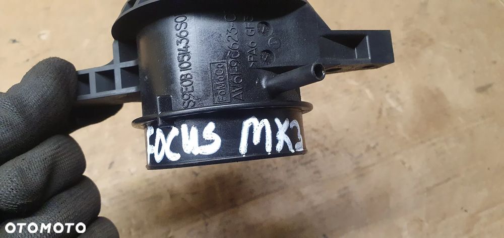 Przepływomierz powietrza Ford Focus MK3 1.6 TDCI AV61-9C623-CB - 8
