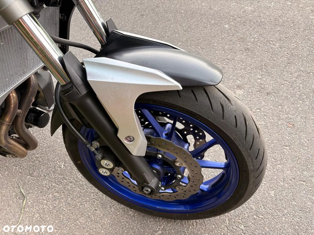 Yamaha MT - 5